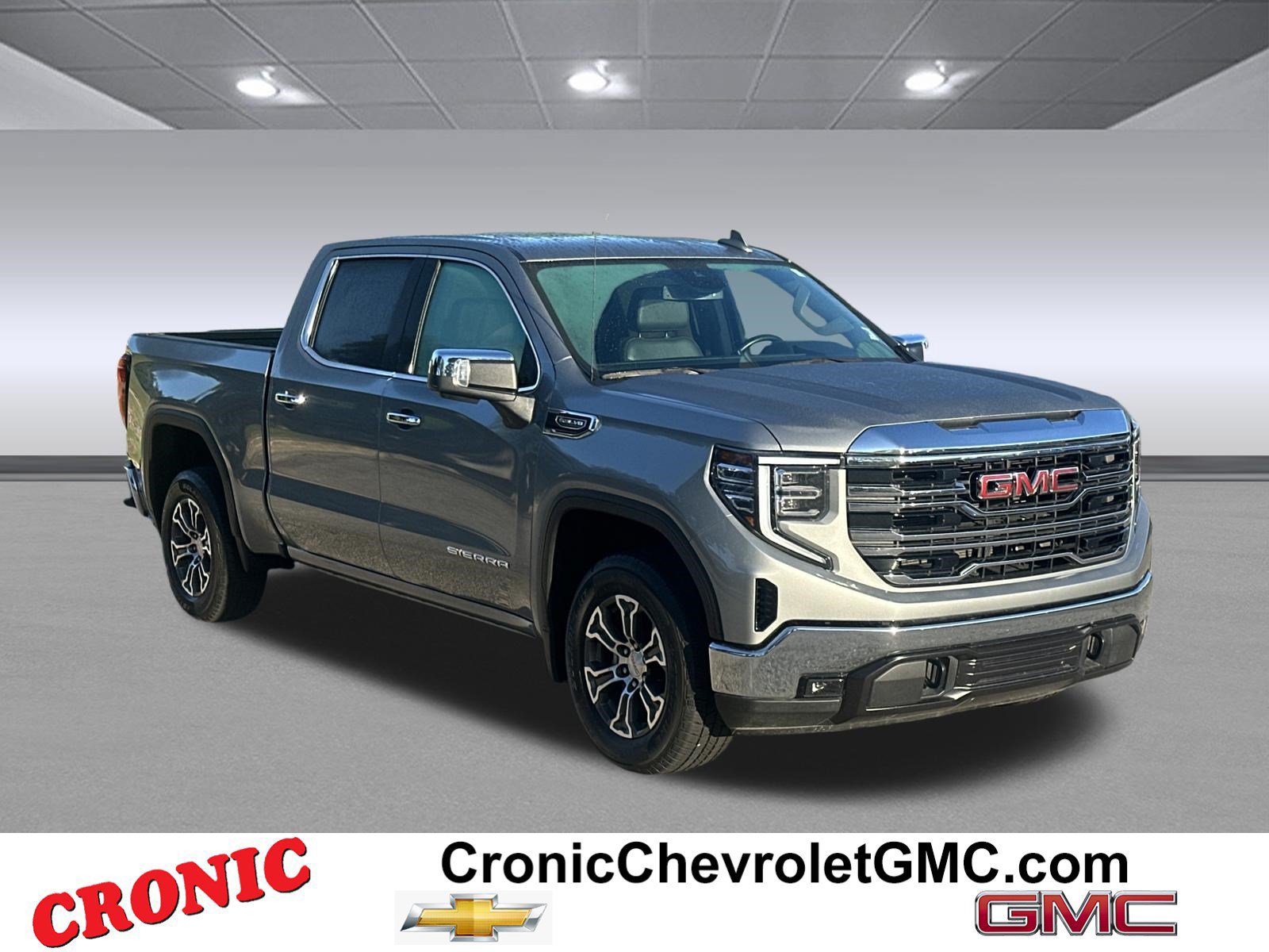 Used 2025 GMC Sierra 1500 SLT RWD image 1