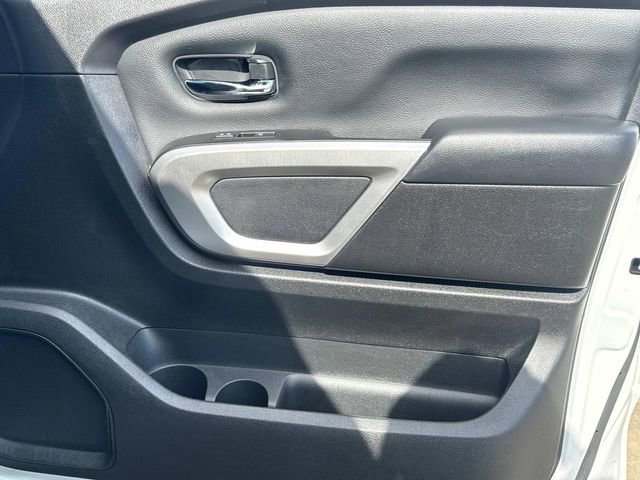 Used 2024 Nissan Titan SV w/ SV Convenience Package RWD image 19