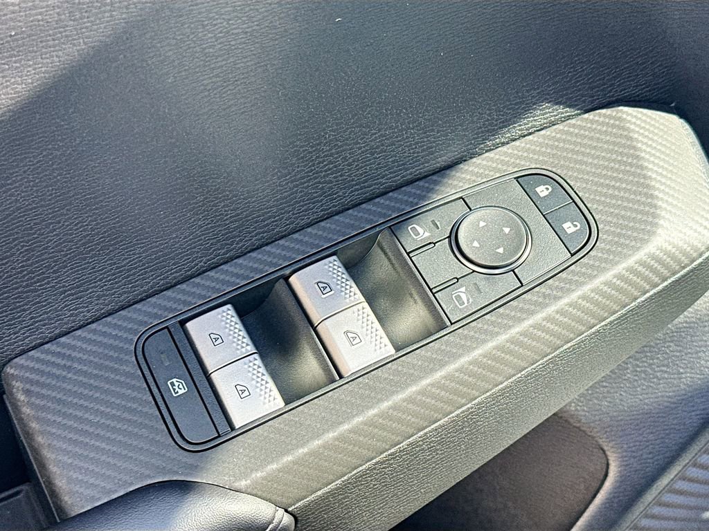 New 2026 Mitsubishi Outlander LE FWD image 17