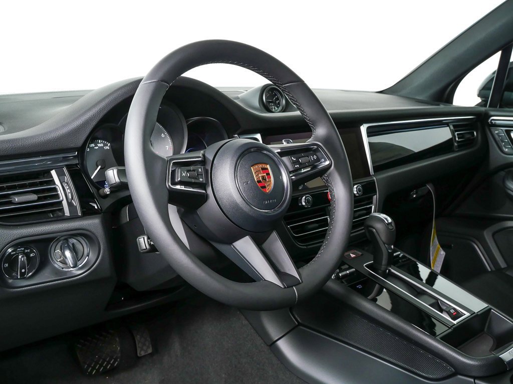 New 2026 Porsche Macan S image 4