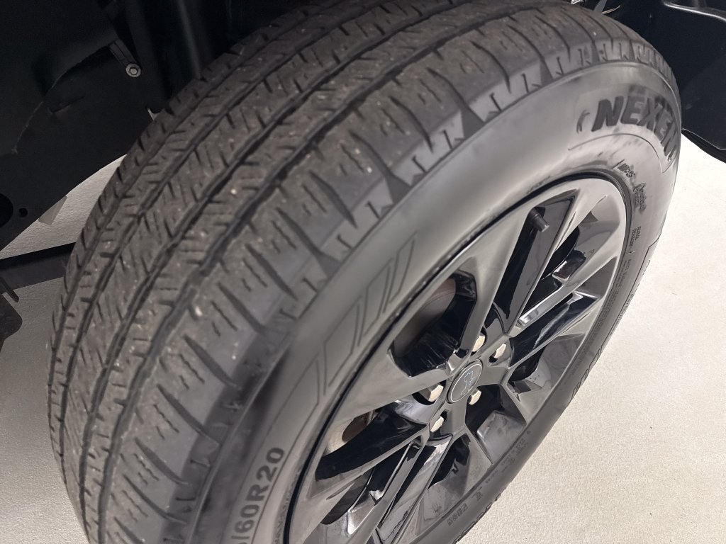 Used 2024 Jeep Wrangler Unlimited Sahara AWD/4WD image 28