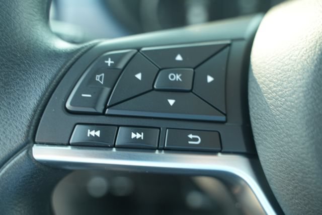 Used 2025 Nissan Versa SV FWD image 33