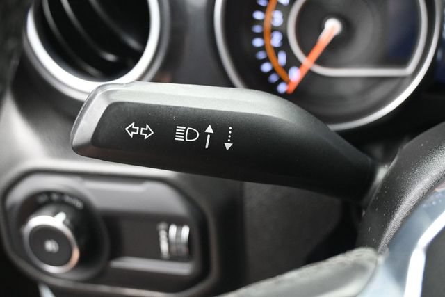 Used 2023 Jeep Wrangler Unlimited Sahara AWD/4WD image 16