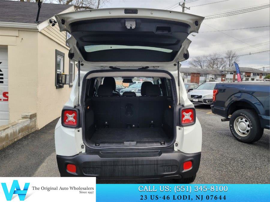 Used 2015 Jeep Renegade Latitude w/ Popular Equipment Group image 15