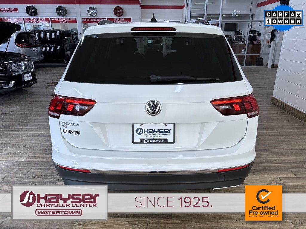 Used 2020 Volkswagen Tiguan SE w/ Panoramic Sunroof Package image 4