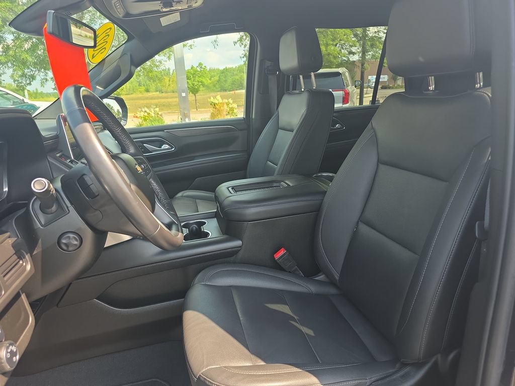 Used 2022 Chevrolet Tahoe LT w/ Luxury Package AWD/4WD image 10