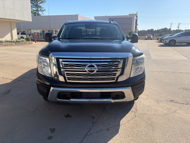 Used 2020 Nissan Titan SV w/ SV Convenience Package RWD image 3