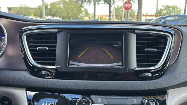 Used 2024 Chrysler Voyager LX image 24