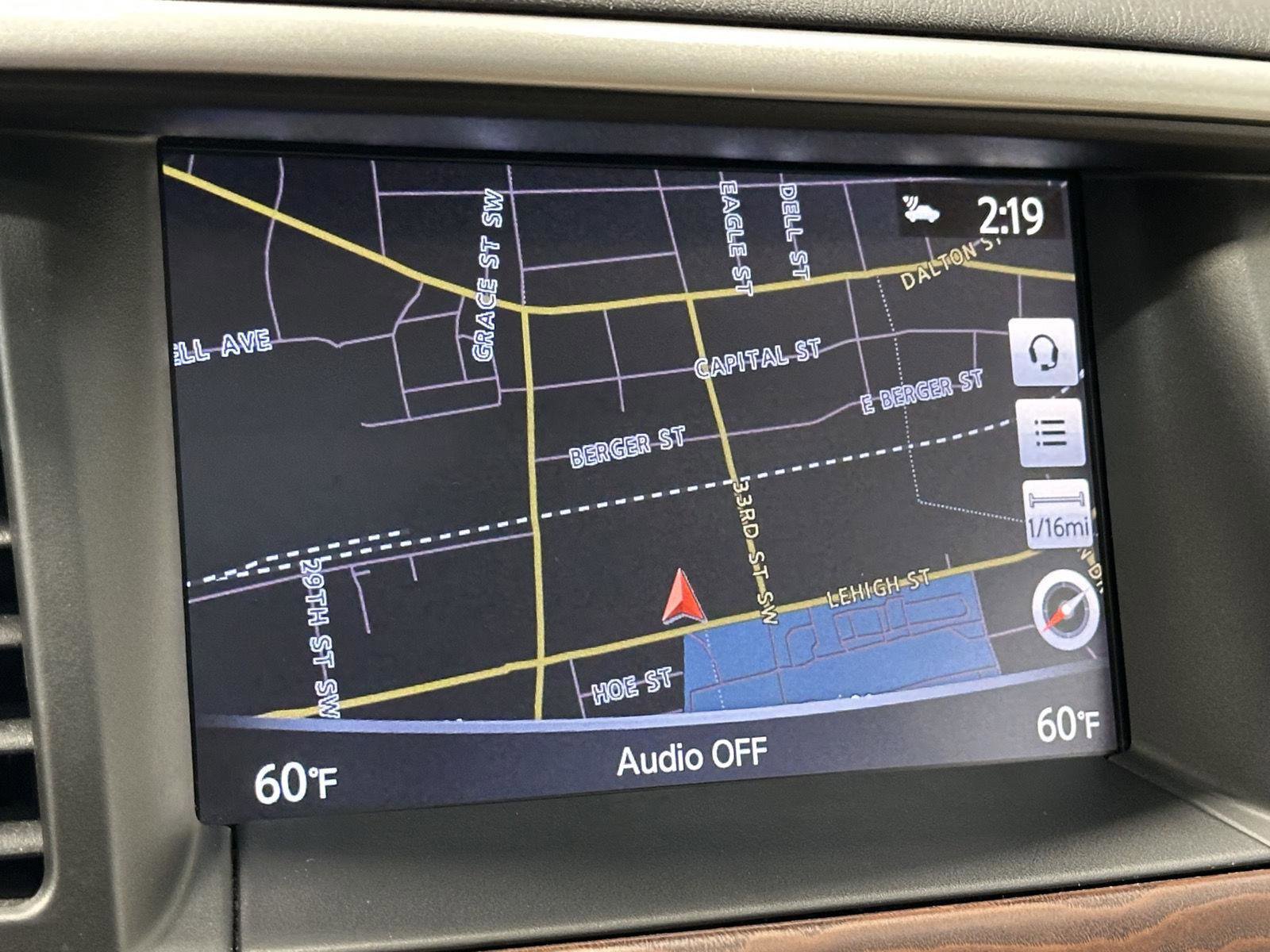 Used 2019 Nissan Pathfinder Platinum image 22