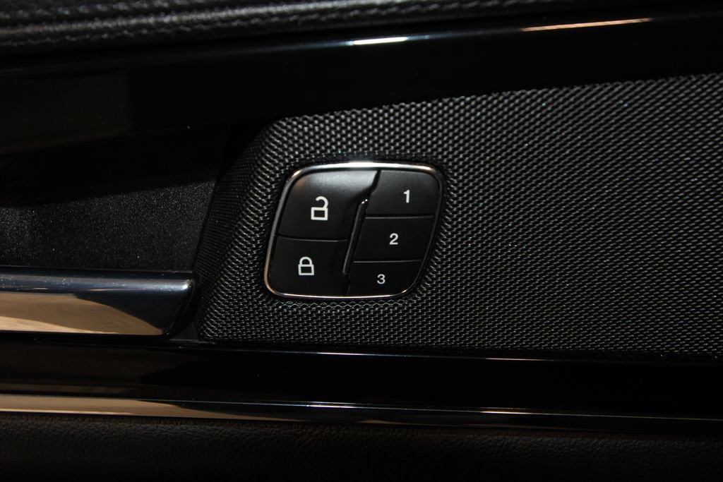 Used 2023 Lincoln Nautilus Reserve w/ Monochromatic Package image 10