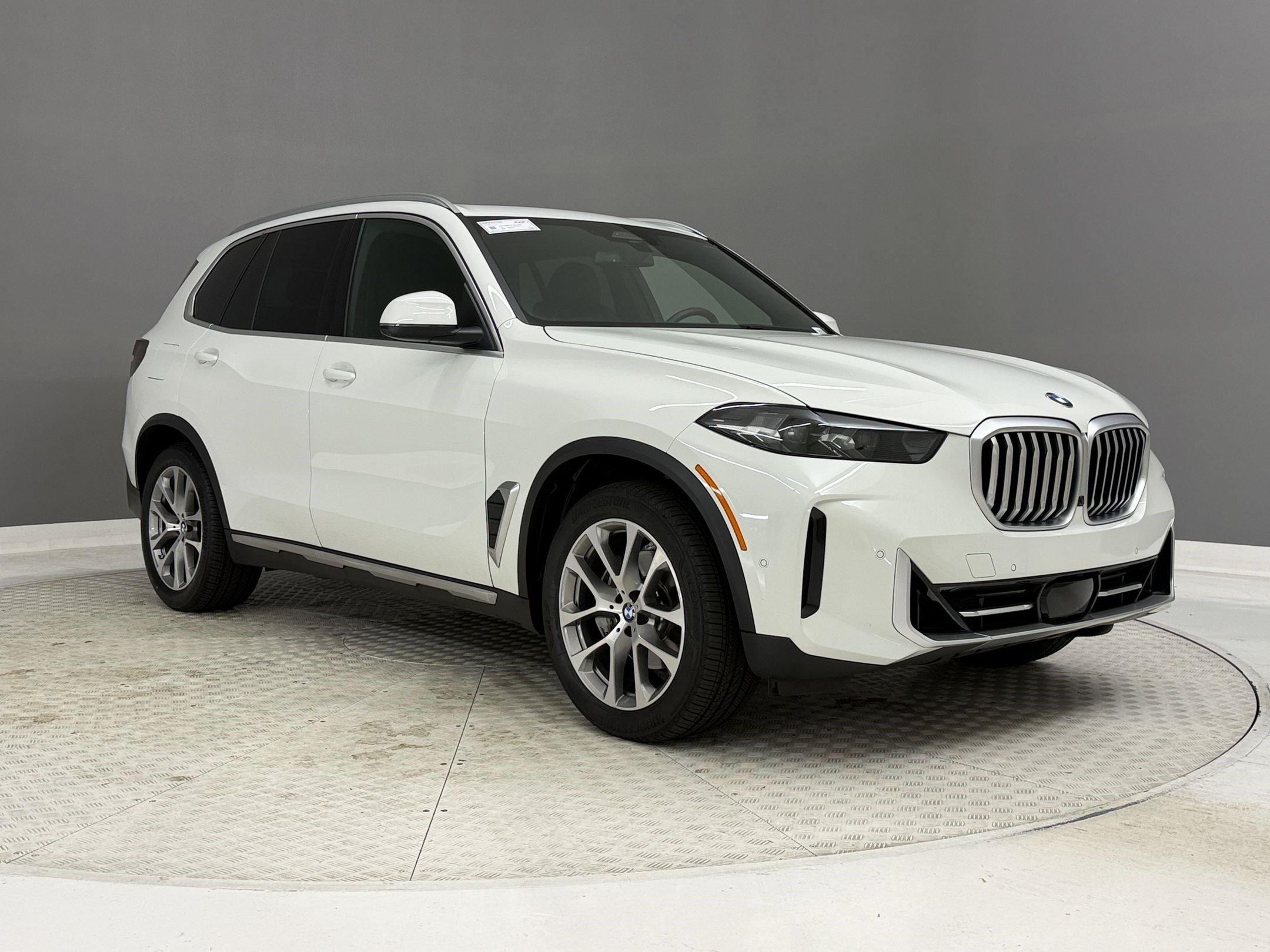 Used 2024 BMW X5 sDrive40i w/ Parking Assistance Package RWD image 7