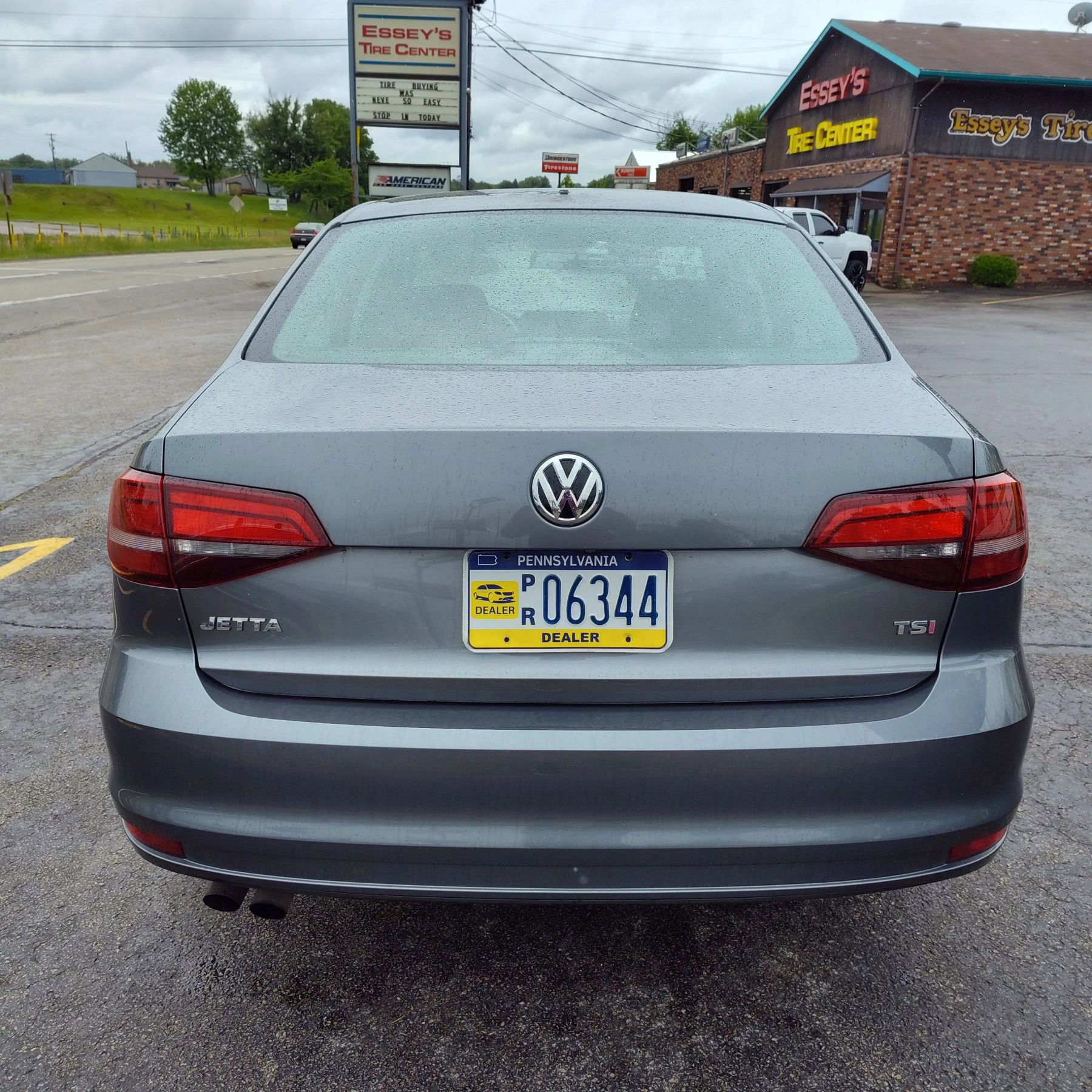 Used 2017 Volkswagen Jetta S w/ Jetta S Cold Weather Package FWD image 4