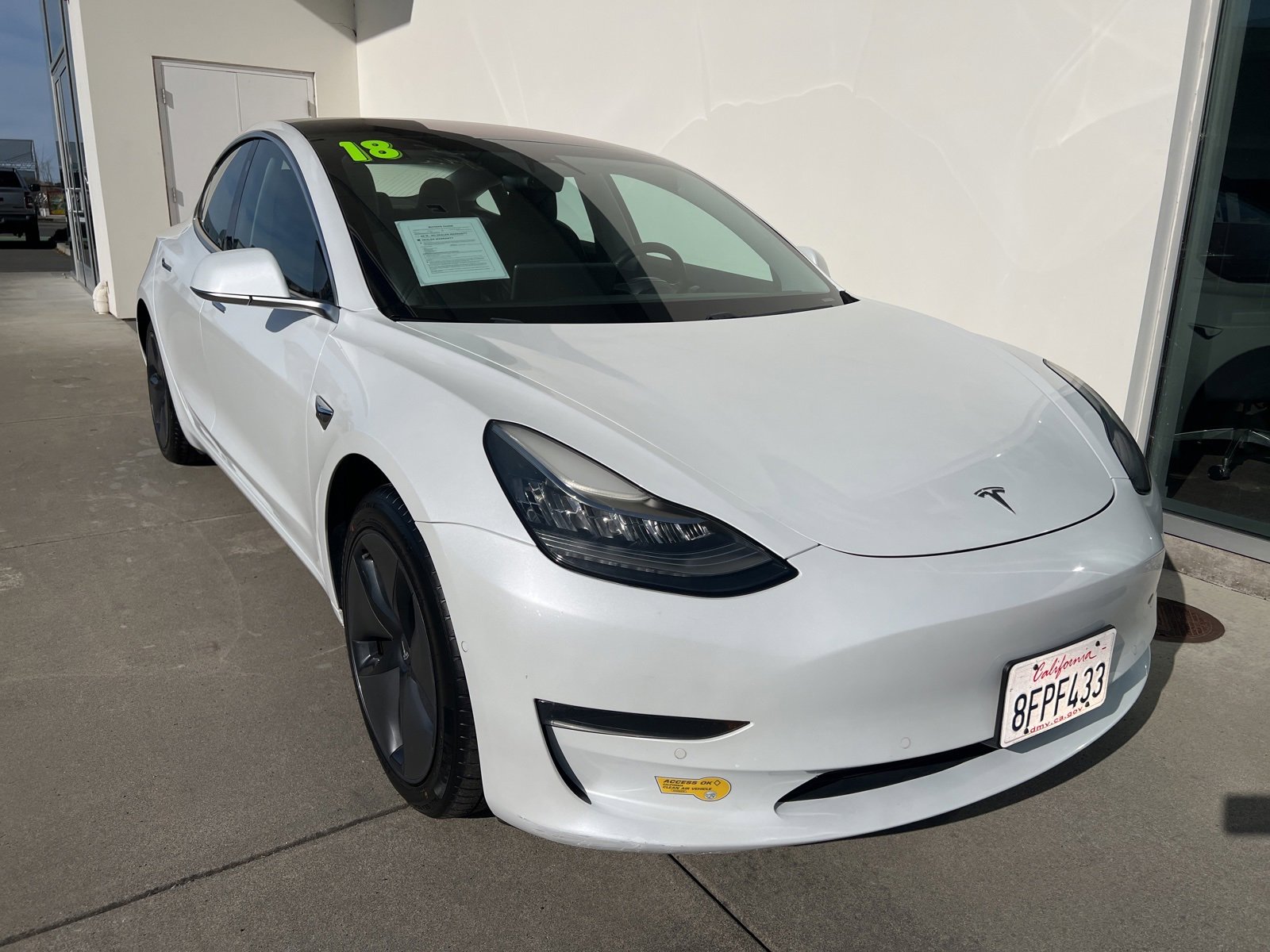 Used 2018 Tesla Model 3 Long Range image 1
