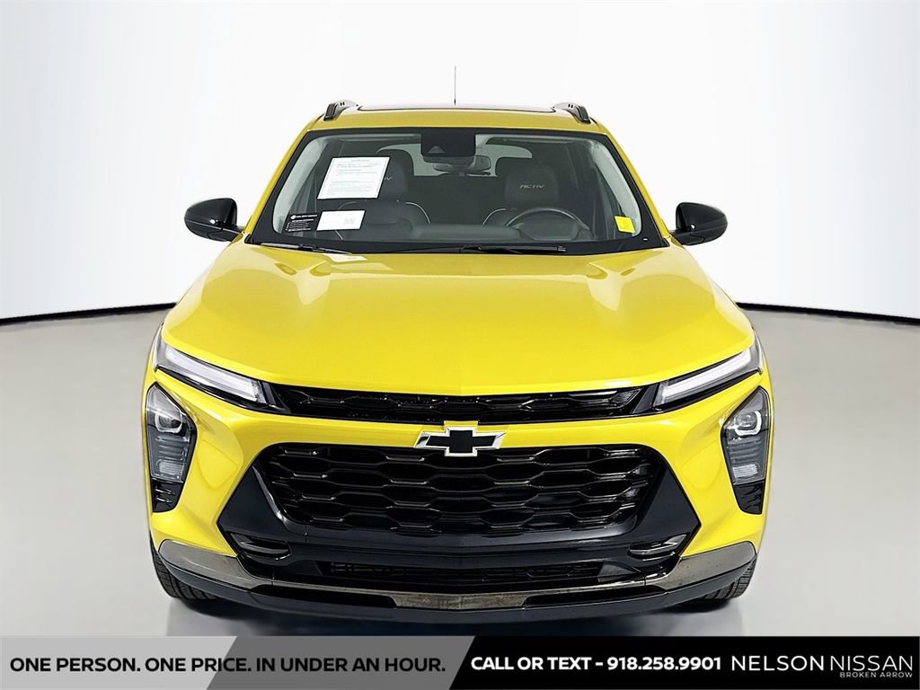 Used 2024 Chevrolet Trax ACTIV w/ Sunroof Package image 2