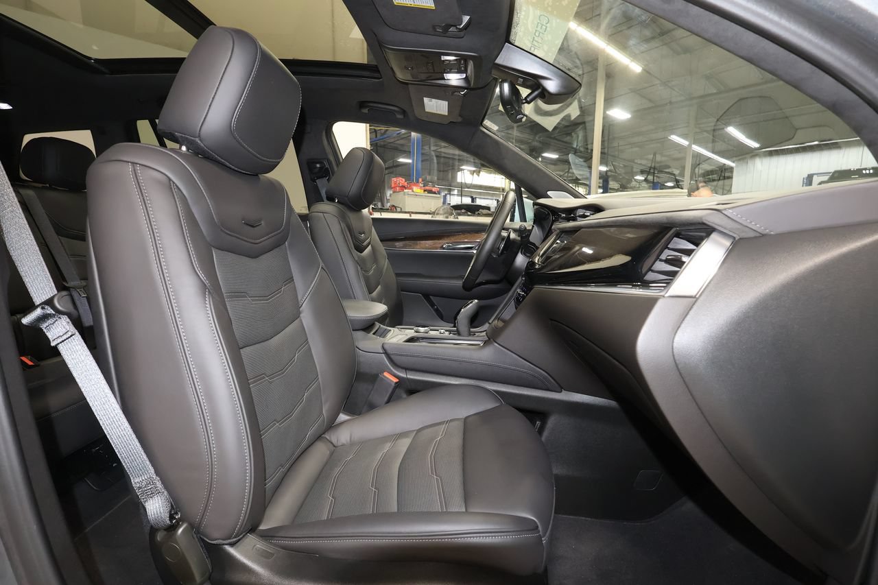 Certified 2025 Cadillac XT6 Sport w/ Platinum Package AWD/4WD image 27