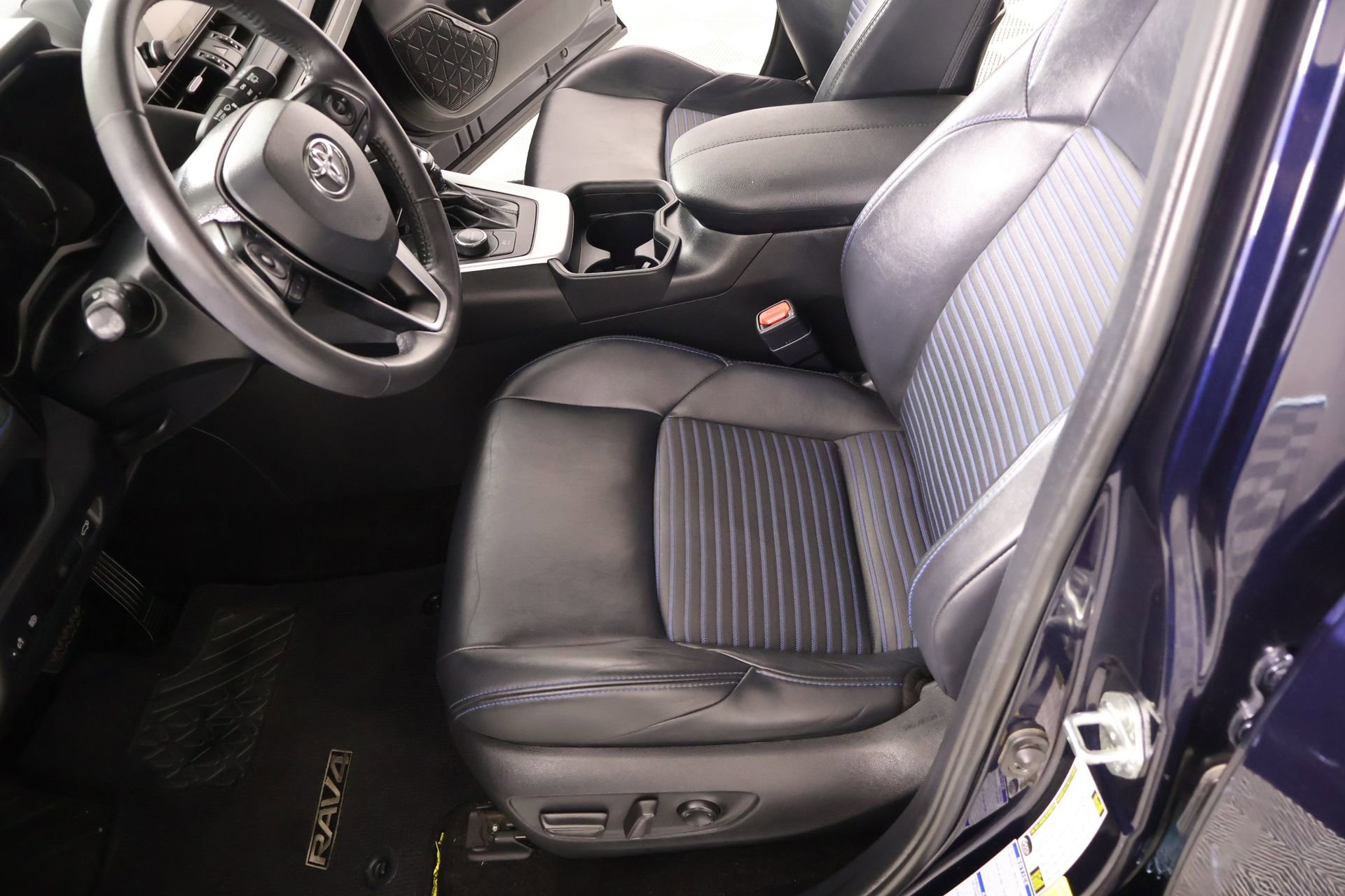 Used 2020 Toyota RAV4 XSE image 11