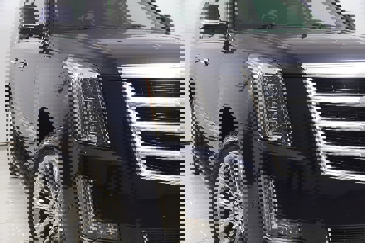 Used 2019 Cadillac Escalade ESV Premium Luxury AWD/4WD image 19