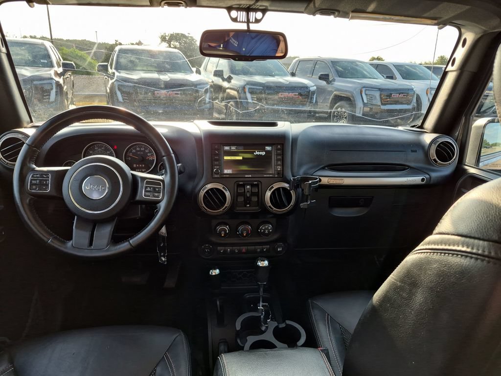 Used 2016 Jeep Wrangler Unlimited Sahara AWD/4WD image 33