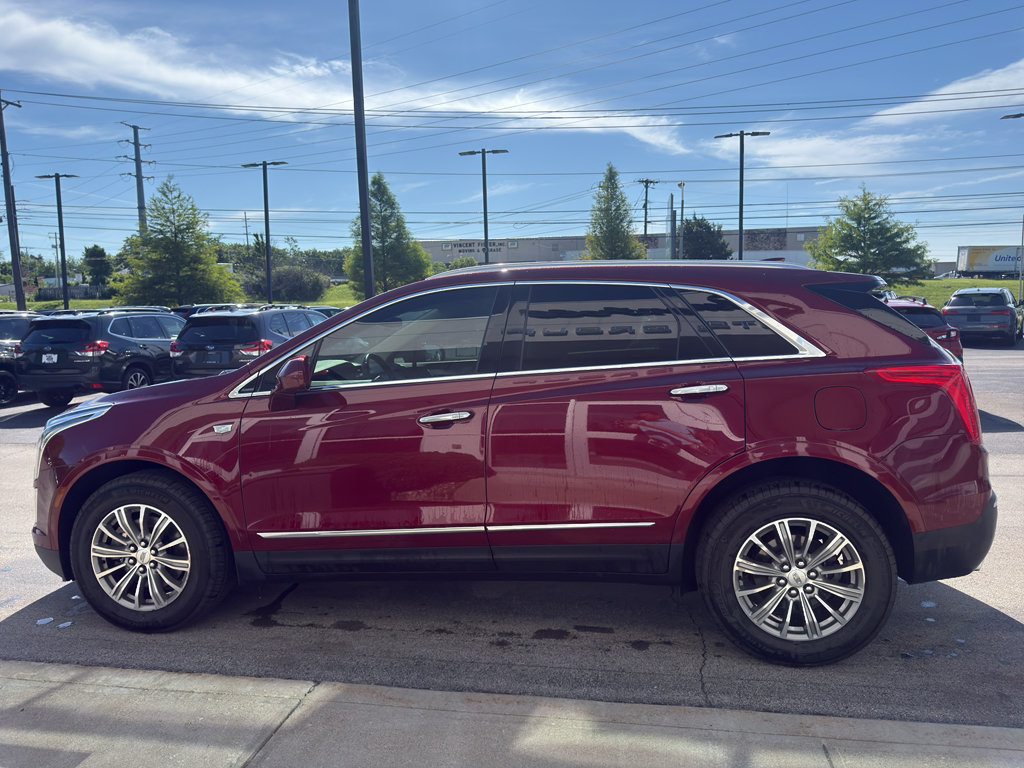 Used 2017 Cadillac XT5 Luxury w/ Driver Awareness Package AWD/4WD image 6