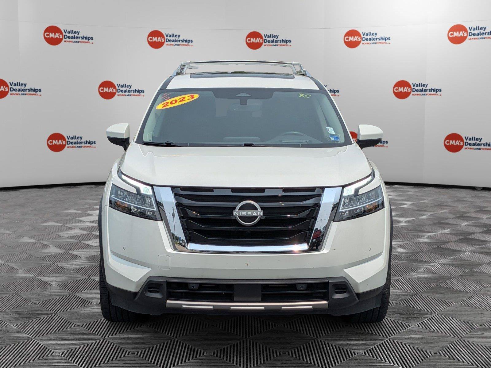 Used 2023 Nissan Pathfinder Platinum w/ Cargo Package AWD/4WD image 2