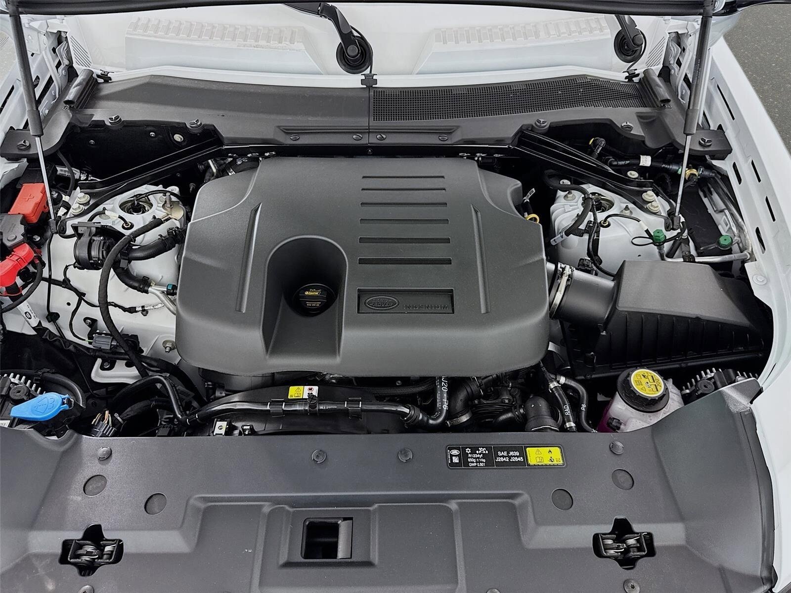 New 2026 Land Rover Defender 110 X-Dynamic SE AWD/4WD image 32
