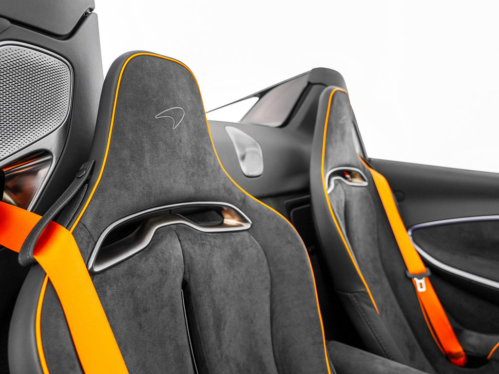 New 2026 McLaren Artura Spider RWD image 7