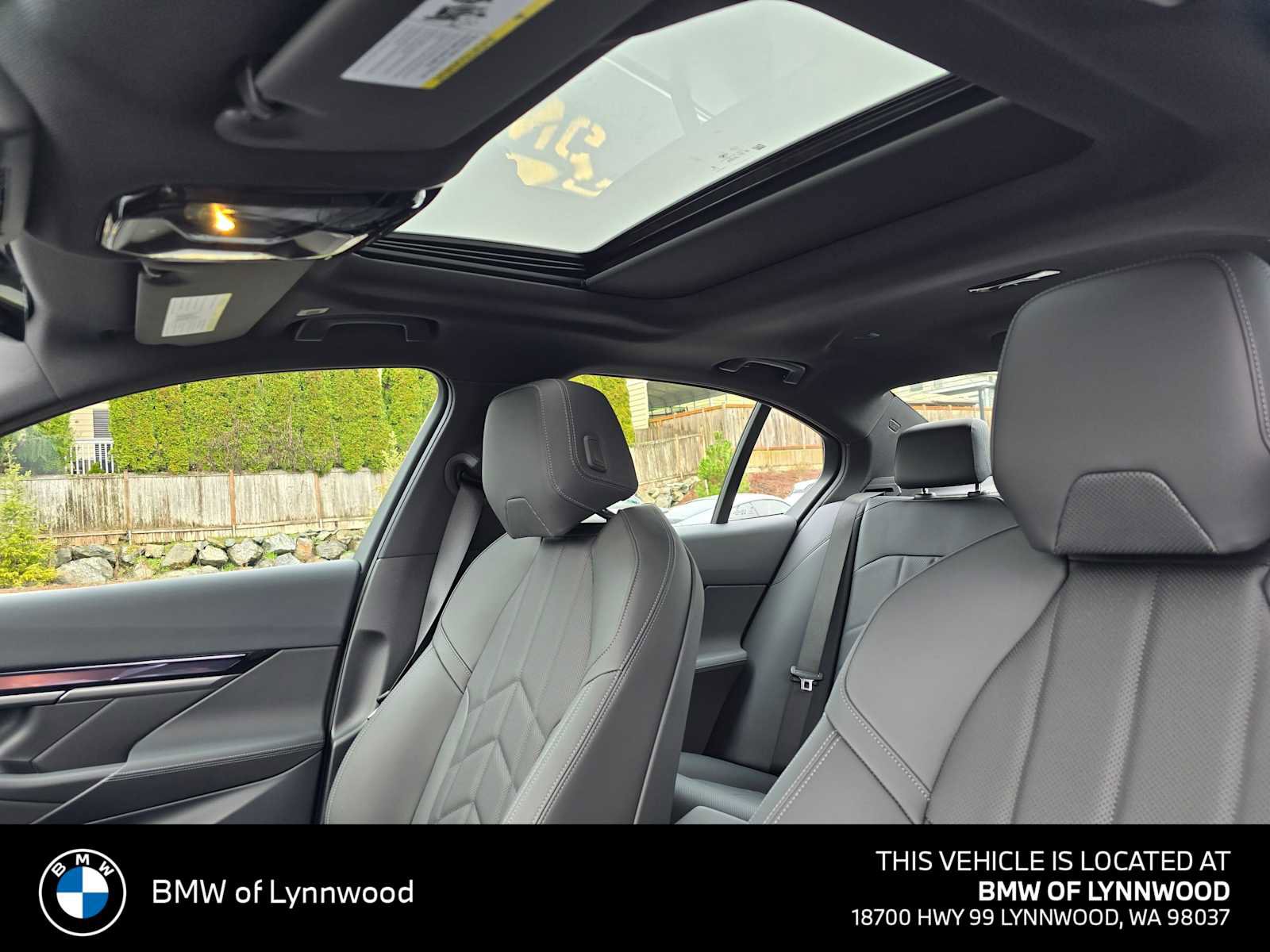 New 2026 BMW i5 eDrive40 w/ M Sport Package AWD/4WD image 21
