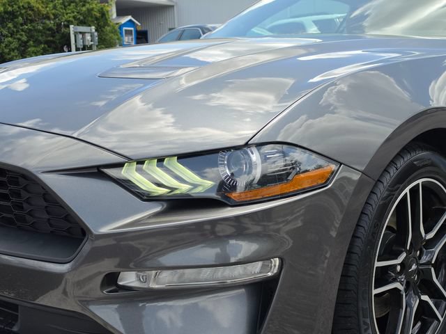 Used 2020 Ford Mustang Premium RWD image 9