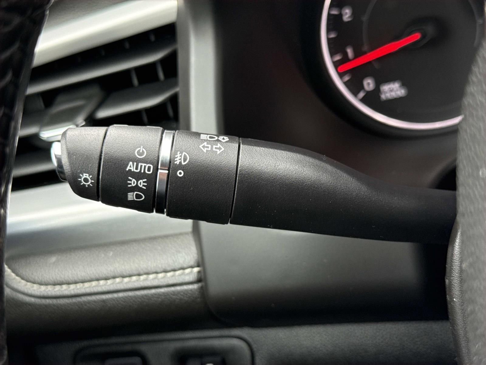 Used 2018 GMC Acadia SLE w/ Driver Alert Package I image 15