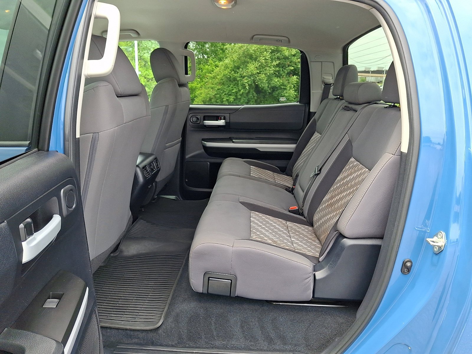 Used 2019 Toyota Tundra SR5 w/ SR5 Upgrade Package AWD/4WD image 11