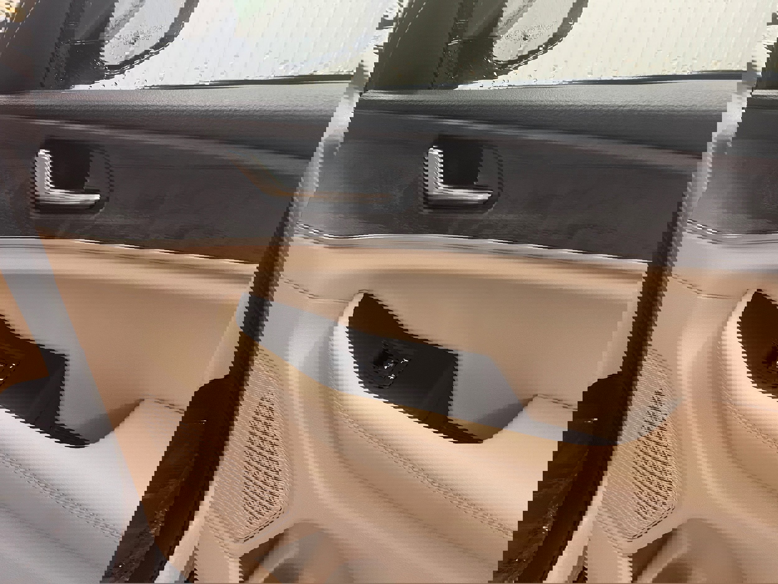 Used 2024 Jeep Grand Cherokee Limited image 37