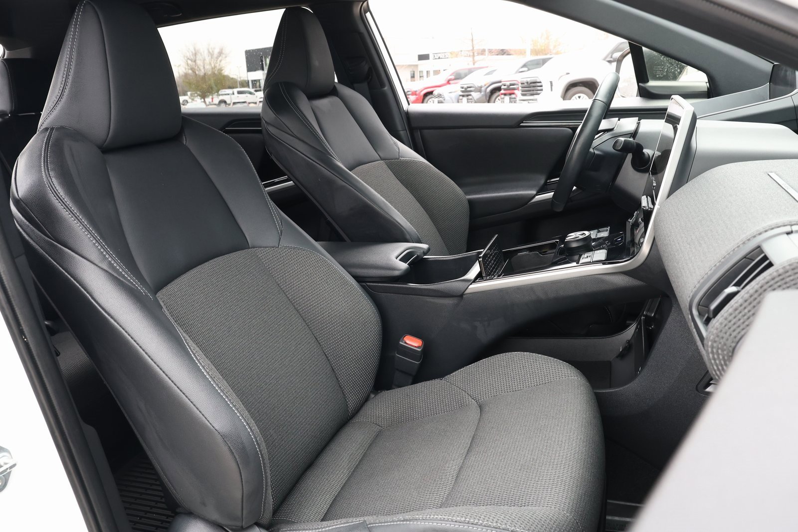 Used 2025 Toyota bZ4X AWD image 31