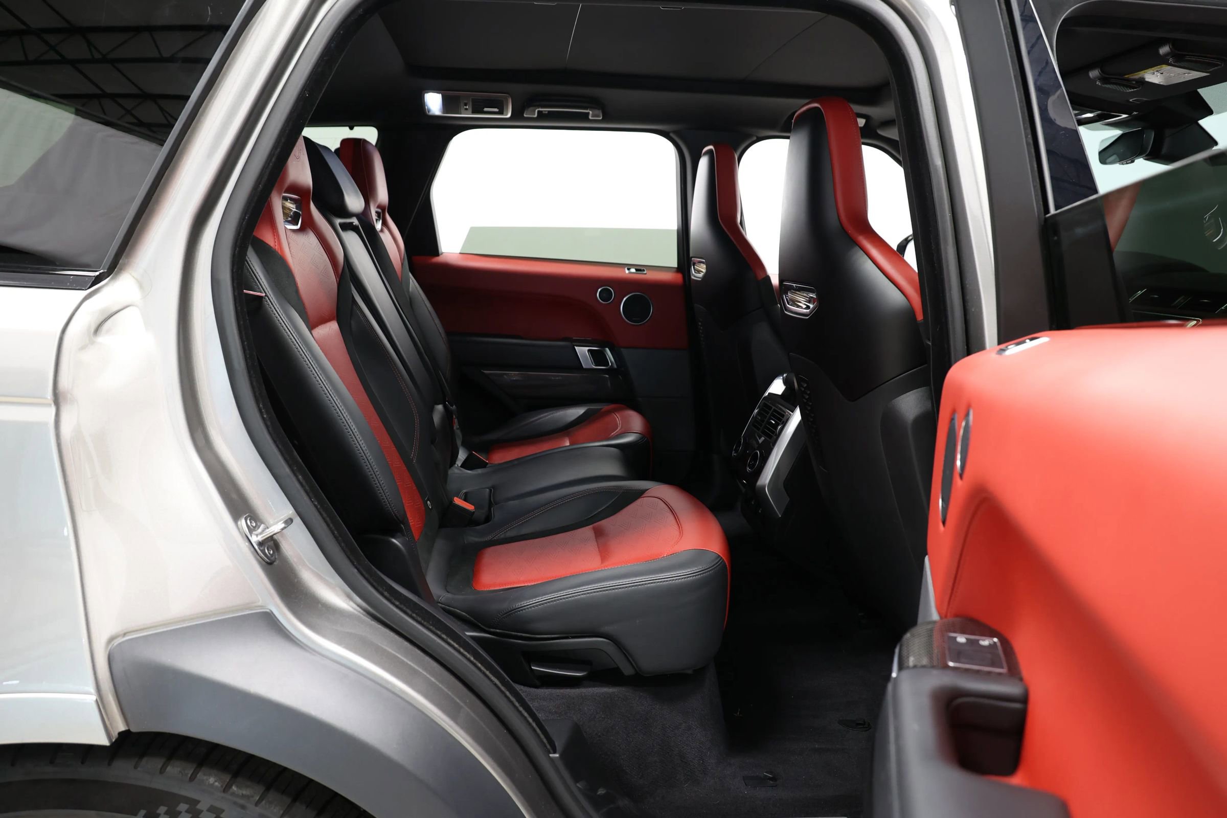 Used 2020 Land Rover Range Rover Sport SVR image 66