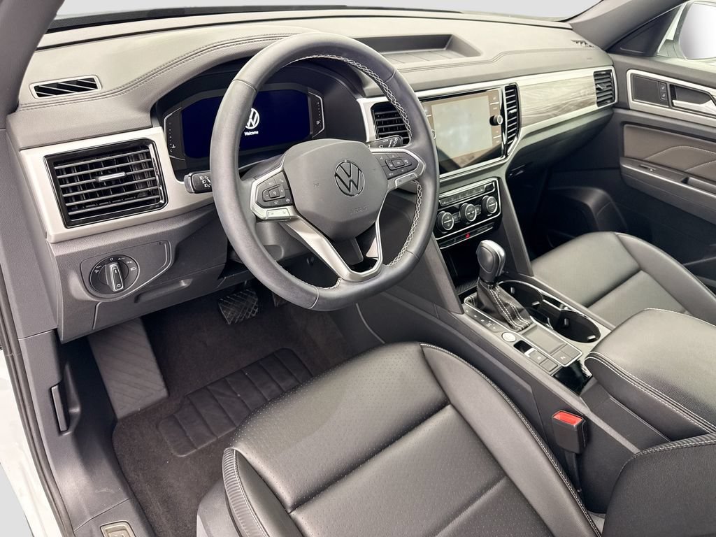 Certified 2023 Volkswagen Atlas Cross Sport SE w/ Panoramic Sunroof Package FWD image 9