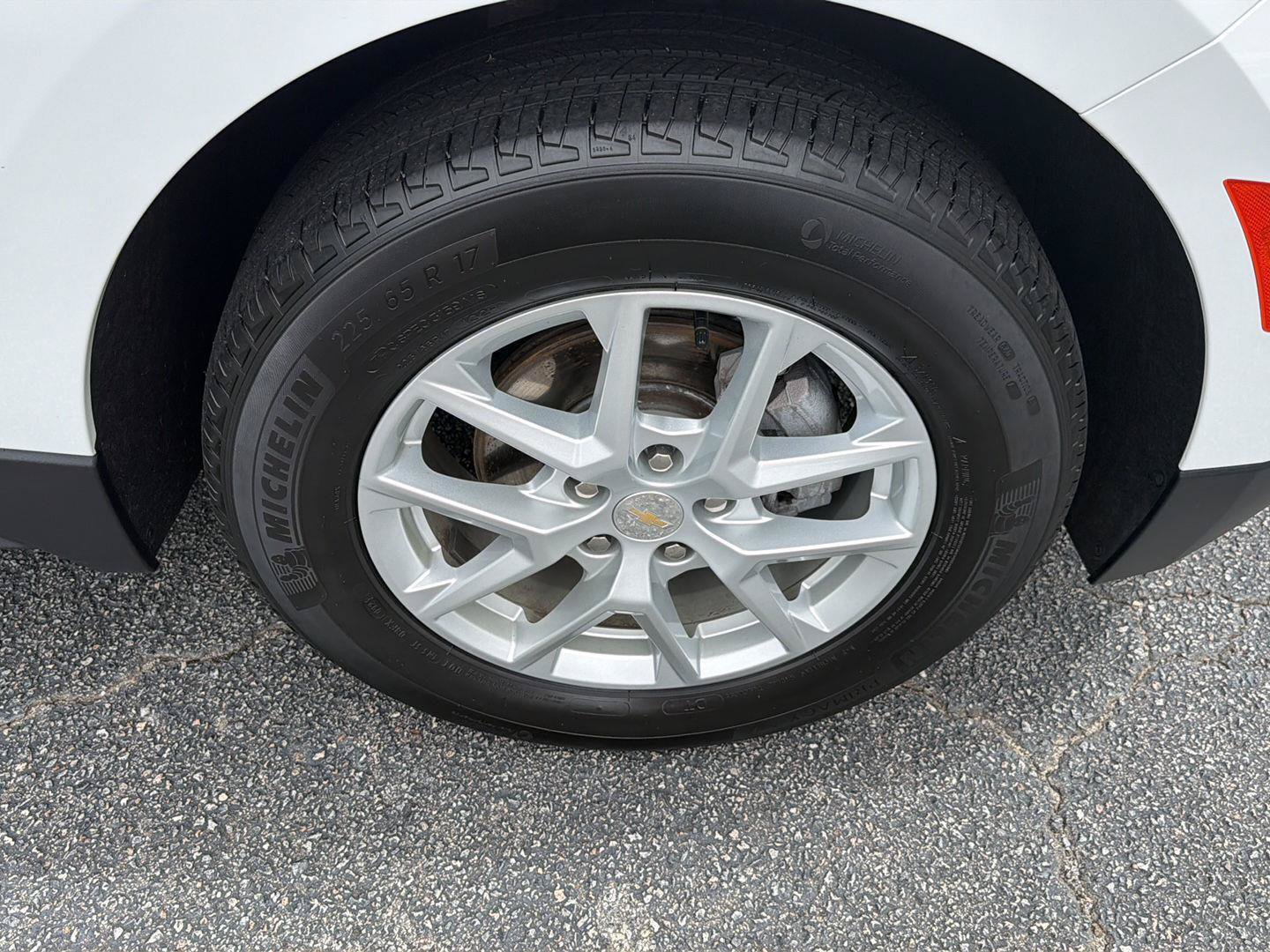 Used 2023 Chevrolet Equinox LT FWD image 39