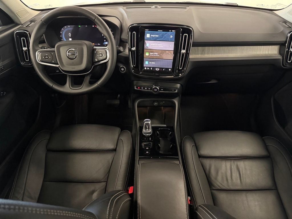 Used 2023 Volvo XC40 B5 Plus w/ Driver Assist Package AWD/4WD image 15