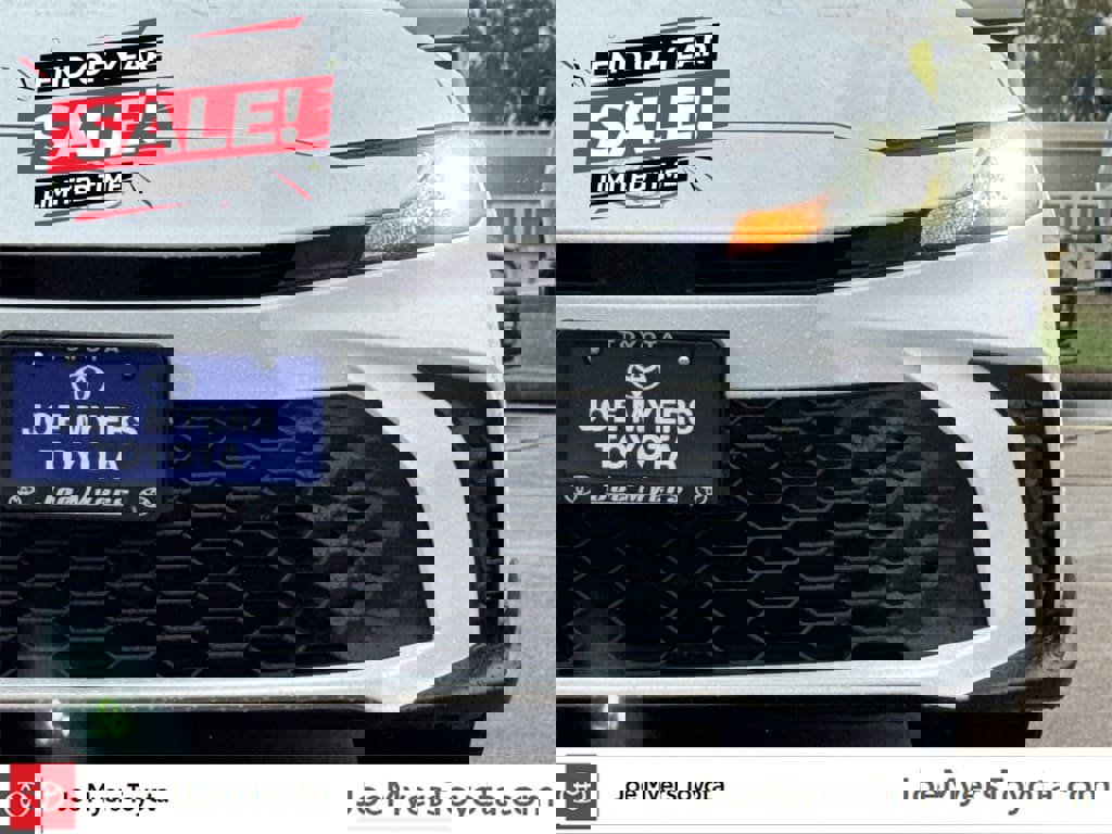 Used 2025 Toyota Camry SE image 5