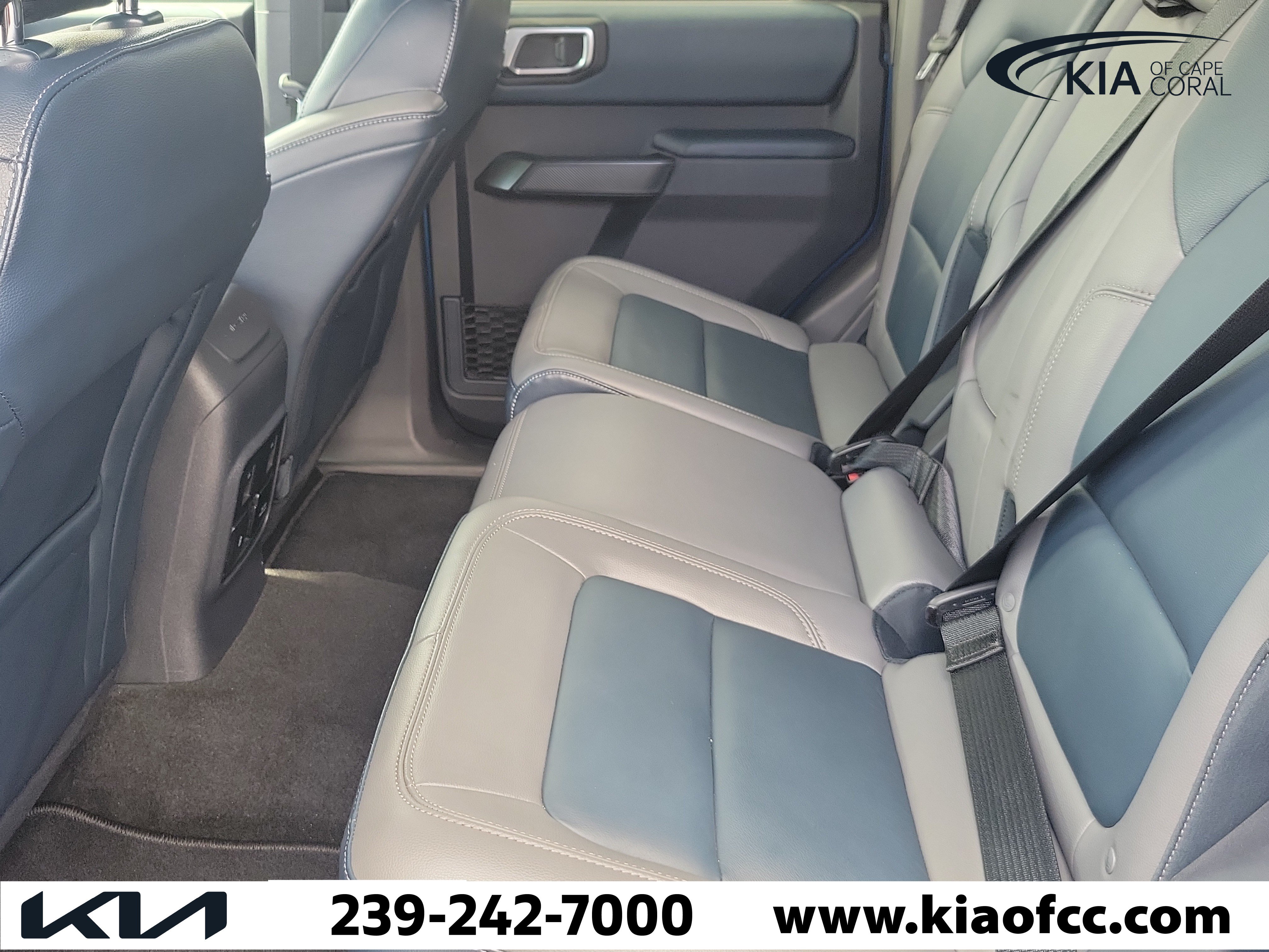 Used 2024 Ford Bronco Outer Banks AWD/4WD image 12