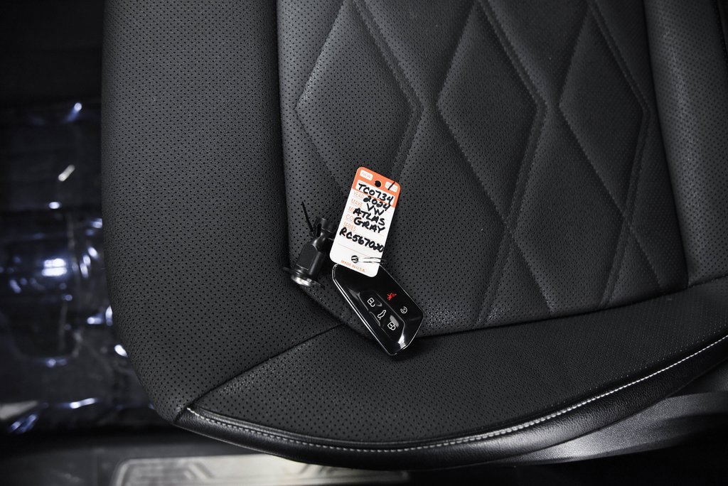 Used 2024 Volkswagen Atlas SE image 25