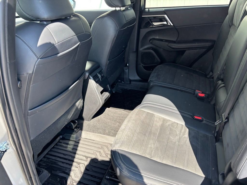Used 2024 Mitsubishi Outlander SE image 31