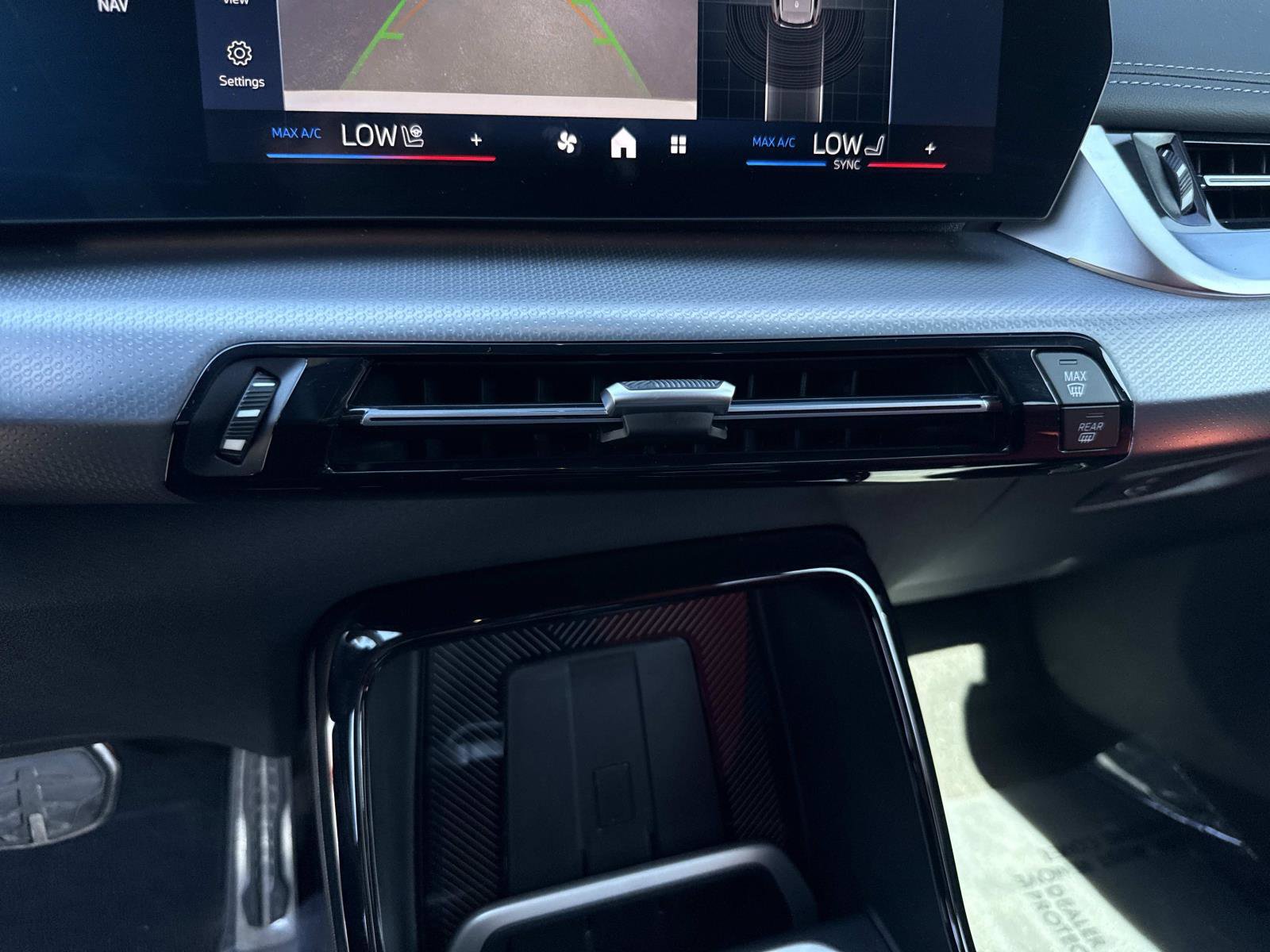 Used 2025 BMW X1 xDrive28i w/ M Sport Package AWD/4WD image 27