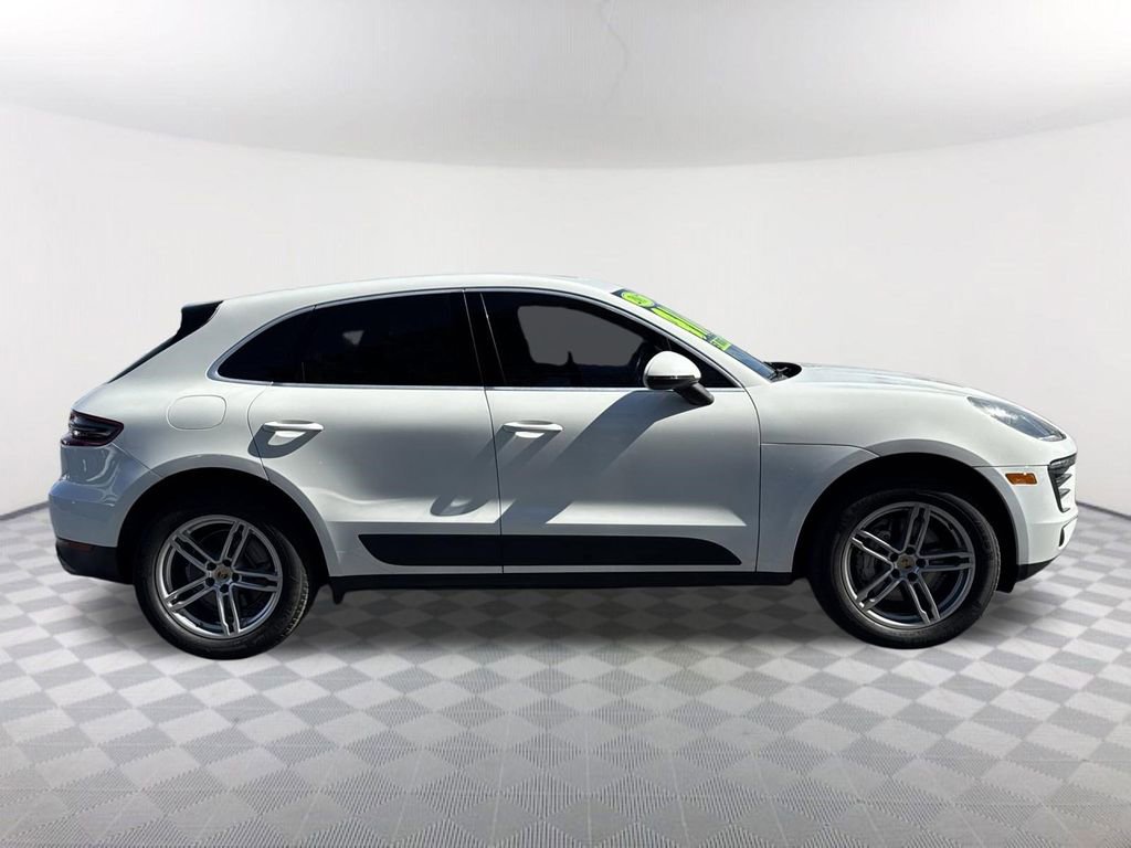 Used 2017 Porsche Macan S image 4