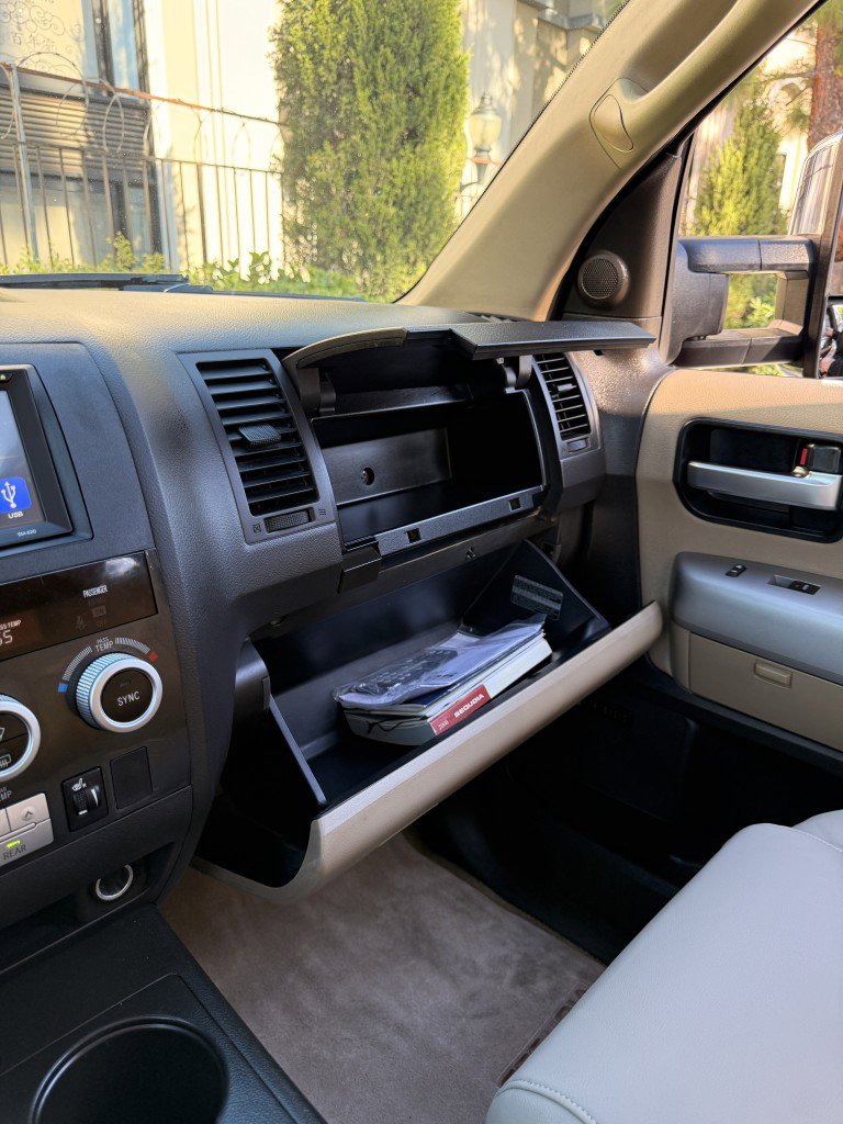 Used 2008 Toyota Sequoia Limited image 35