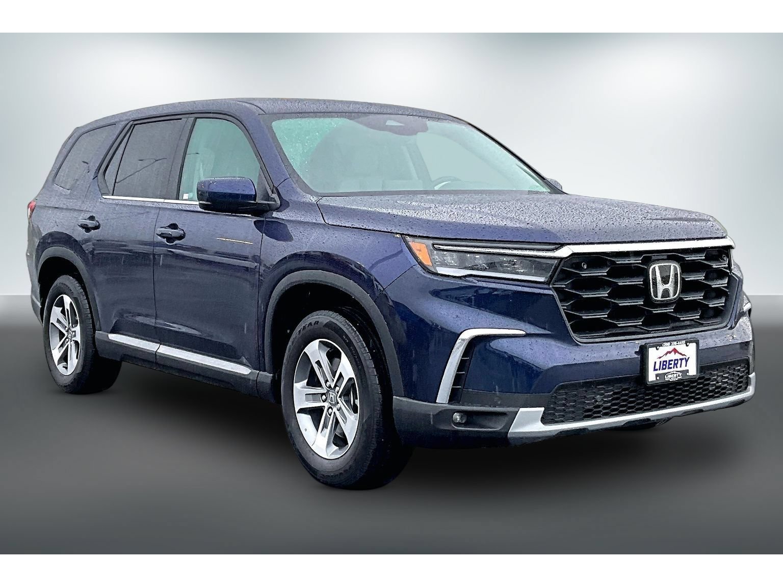 Used 2025 Honda Pilot EX-L image 3