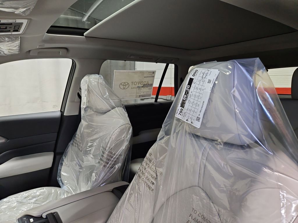 New 2026 Toyota Grand Highlander XLE image 11