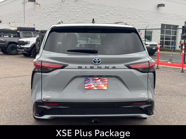 Used 2024 Toyota Sienna XSE w/ XSE Plus Package AWD/4WD image 4