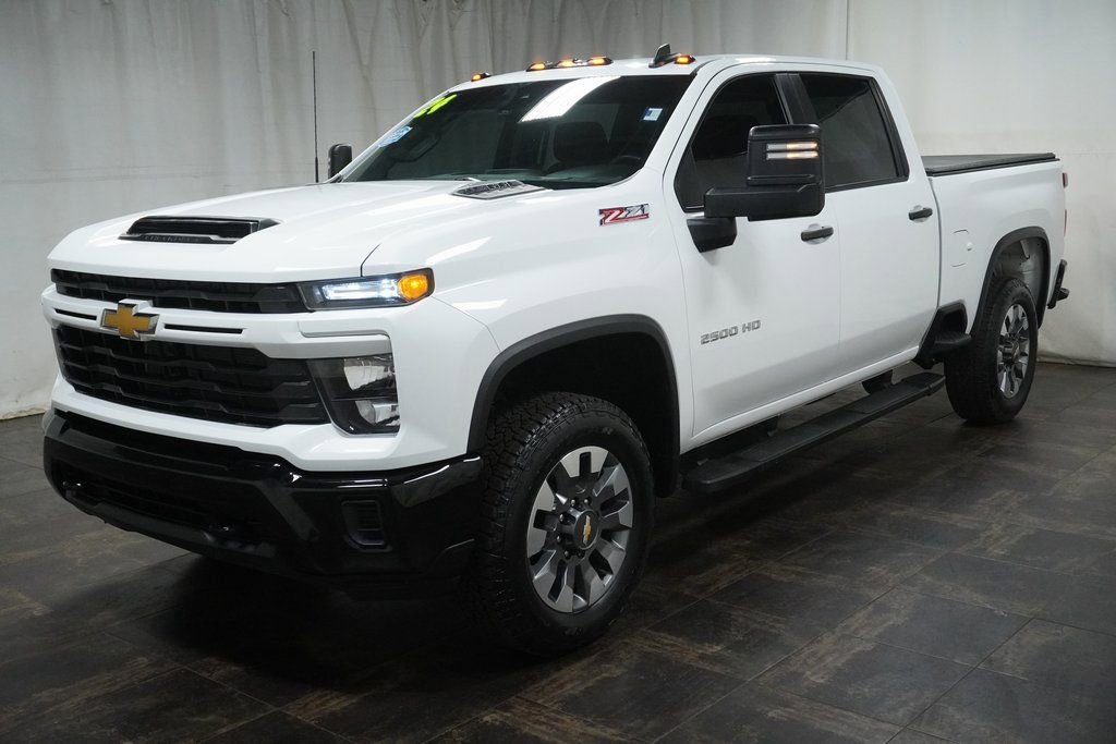 Used 2024 Chevrolet Silverado 2500 Custom w/ Custom Convenience Package image 2