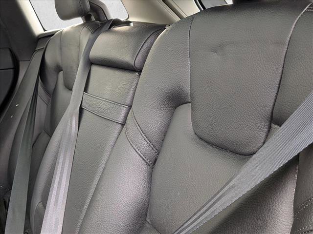 Used 2019 Volvo XC60 T5 Momentum w/ Premium Package image 14