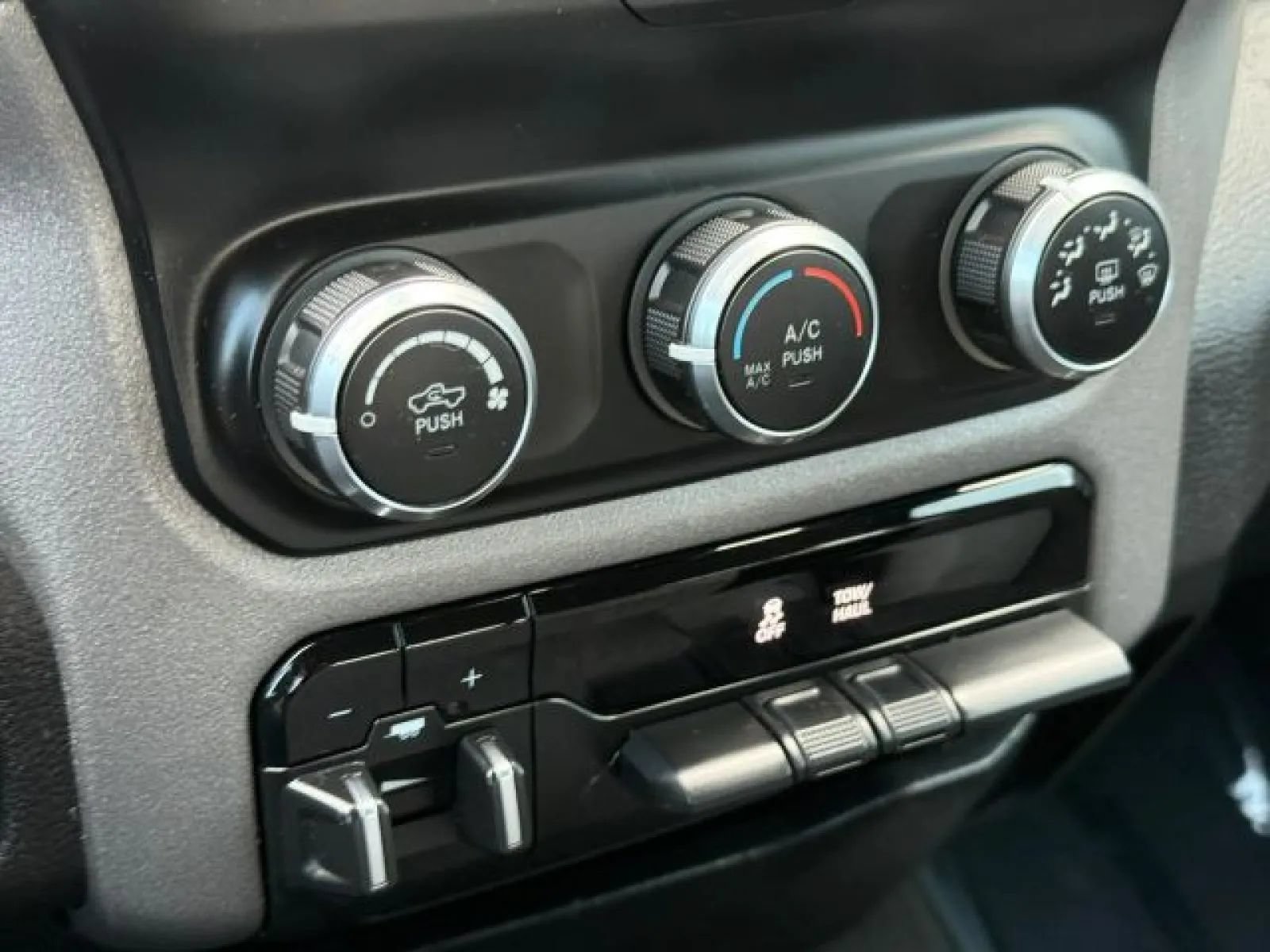 Used 2019 RAM 1500 Big Horn AWD/4WD image 27