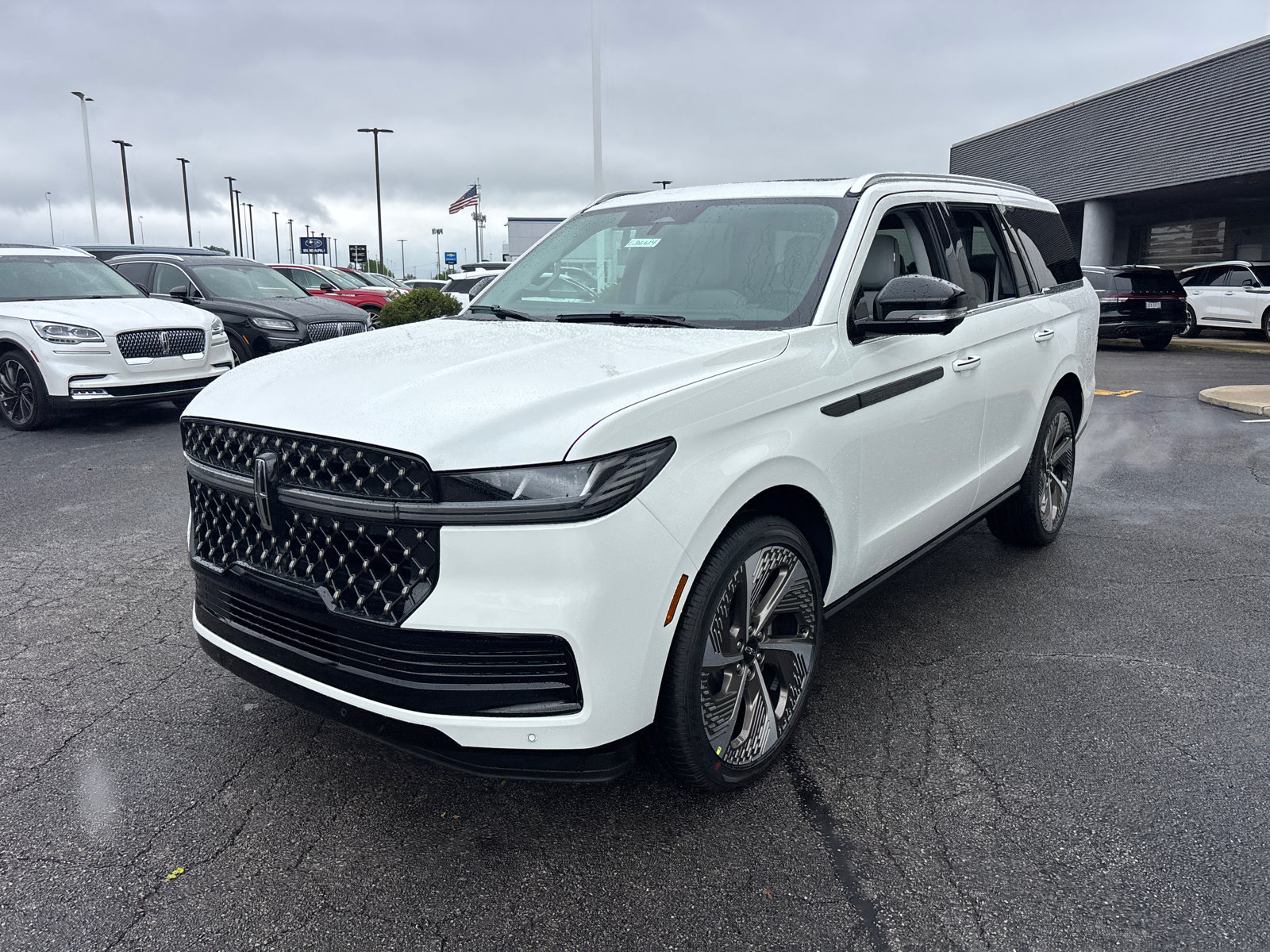 New 2026 Lincoln Navigator Black Label AWD/4WD image 3